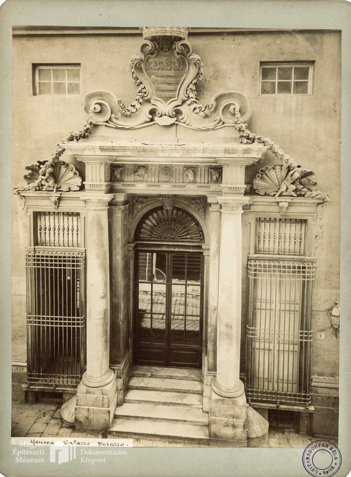 Palazzo Durazzo	Kapu