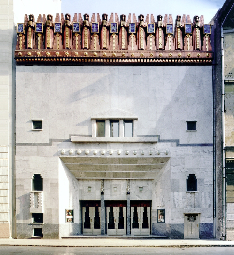 The reconstructed street front 01_Szathmáry Zoltán felvétele. Kőnig és Wagner Építészek Kft.