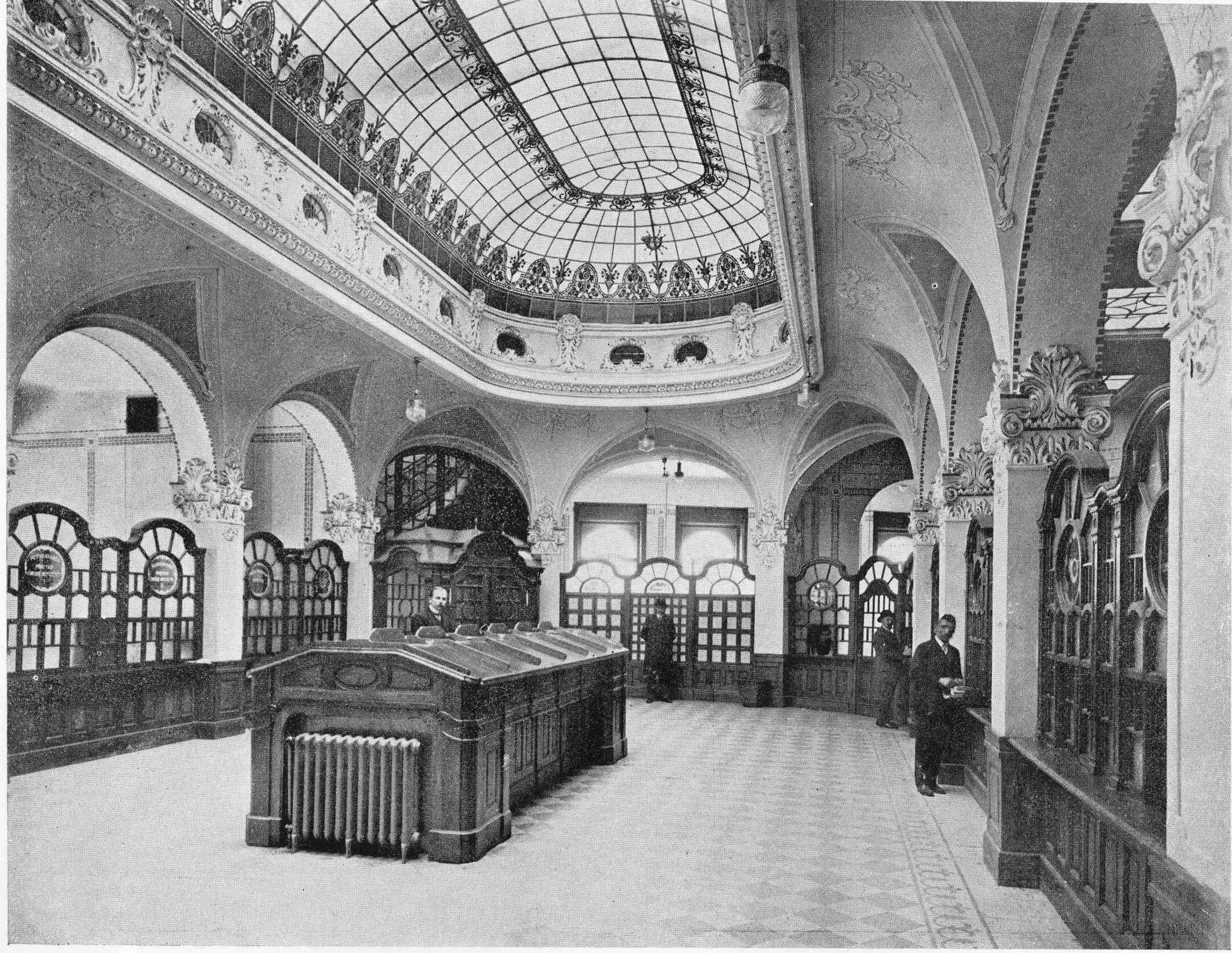 Gyula Pártos: Postal administration building, Pozsony, banking hall. Magyar Építőművészet, 1915. 3-4. sz. 29. p.