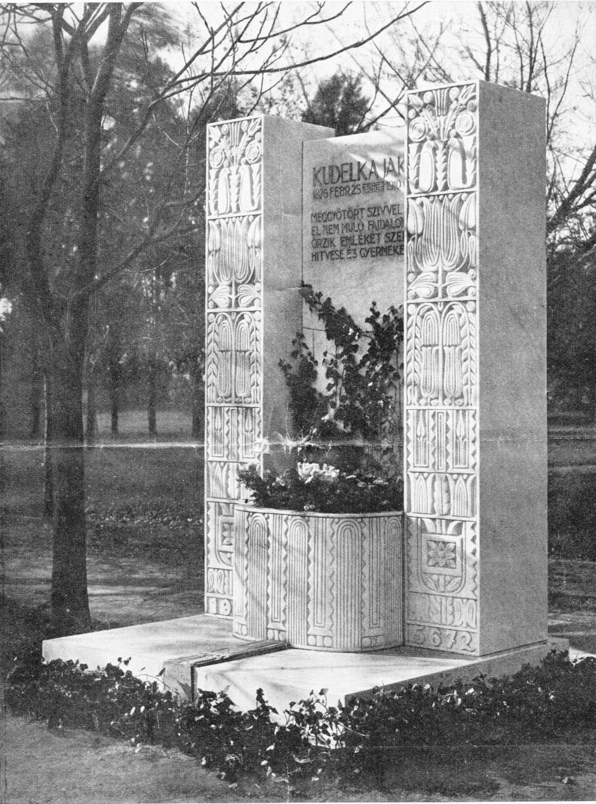 Kudelka Jakab síremléke, 1912. Budapest, Rákoskeresztúri zsidó temető. 18_01_Ars Una, 1924/8-9.