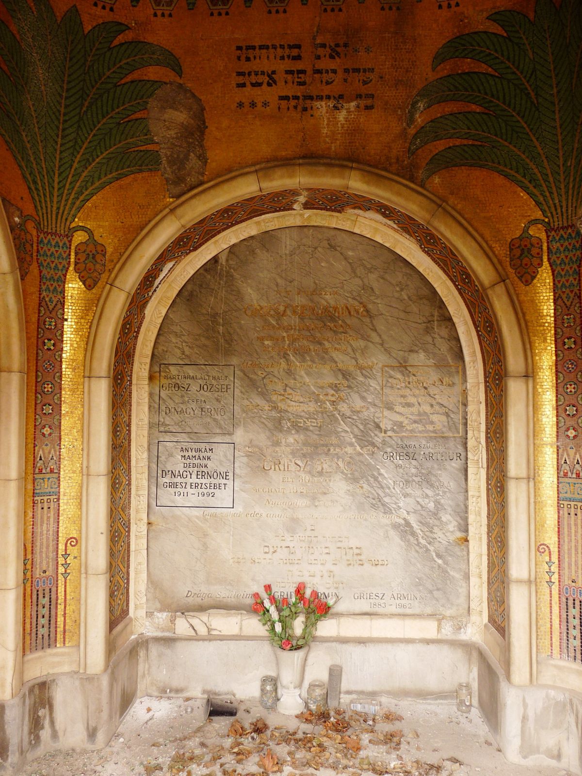 özv. Griesz Benjáminné sz. Weisz Anna és családja sírboltja, 1906-1908. Budapest, Rákoskeresztúri zsidó temető 05_05