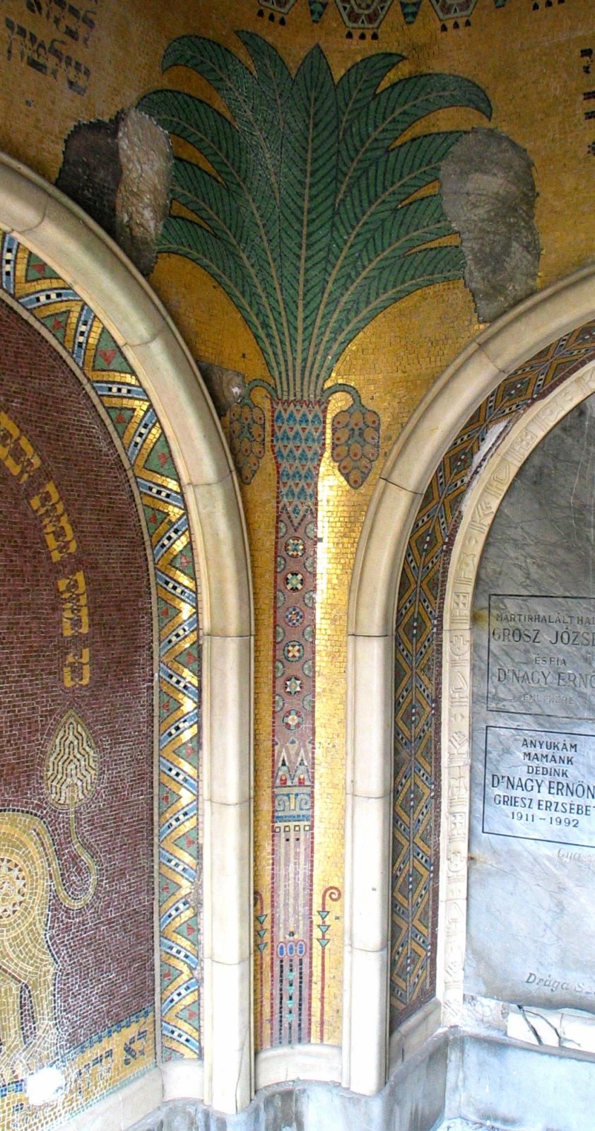 özv. Griesz Benjáminné sz. Weisz Anna és családja sírboltja, 1906-1908. Budapest, Rákoskeresztúri zsidó temető 05_14a